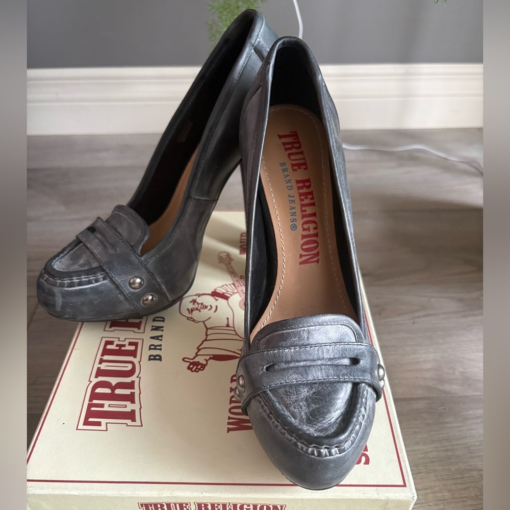 True Religion Metallic Gray Leather Penny-Loafer Heels
